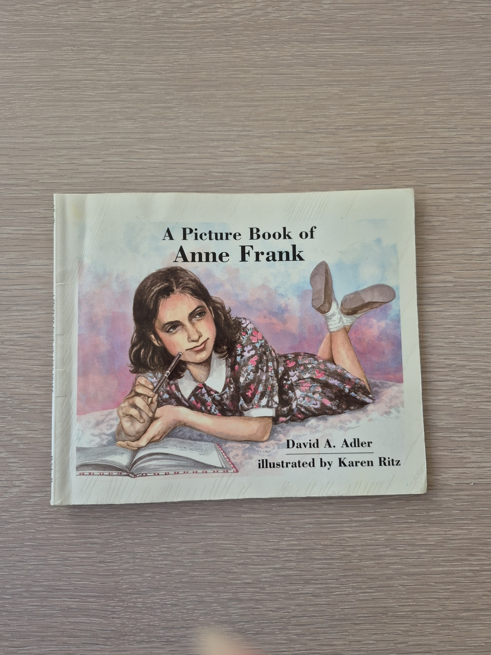 A Picture Book of Anne Frank - Illustrated Paperback